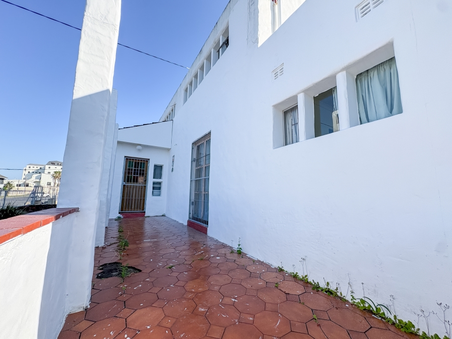 5 Bedroom Property for Sale in Quigney Eastern Cape